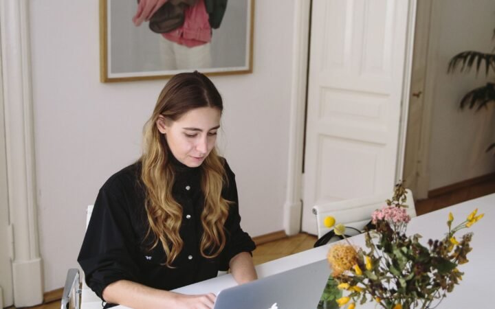 AI Overviews se expanden solos: qué implica para tu contenido